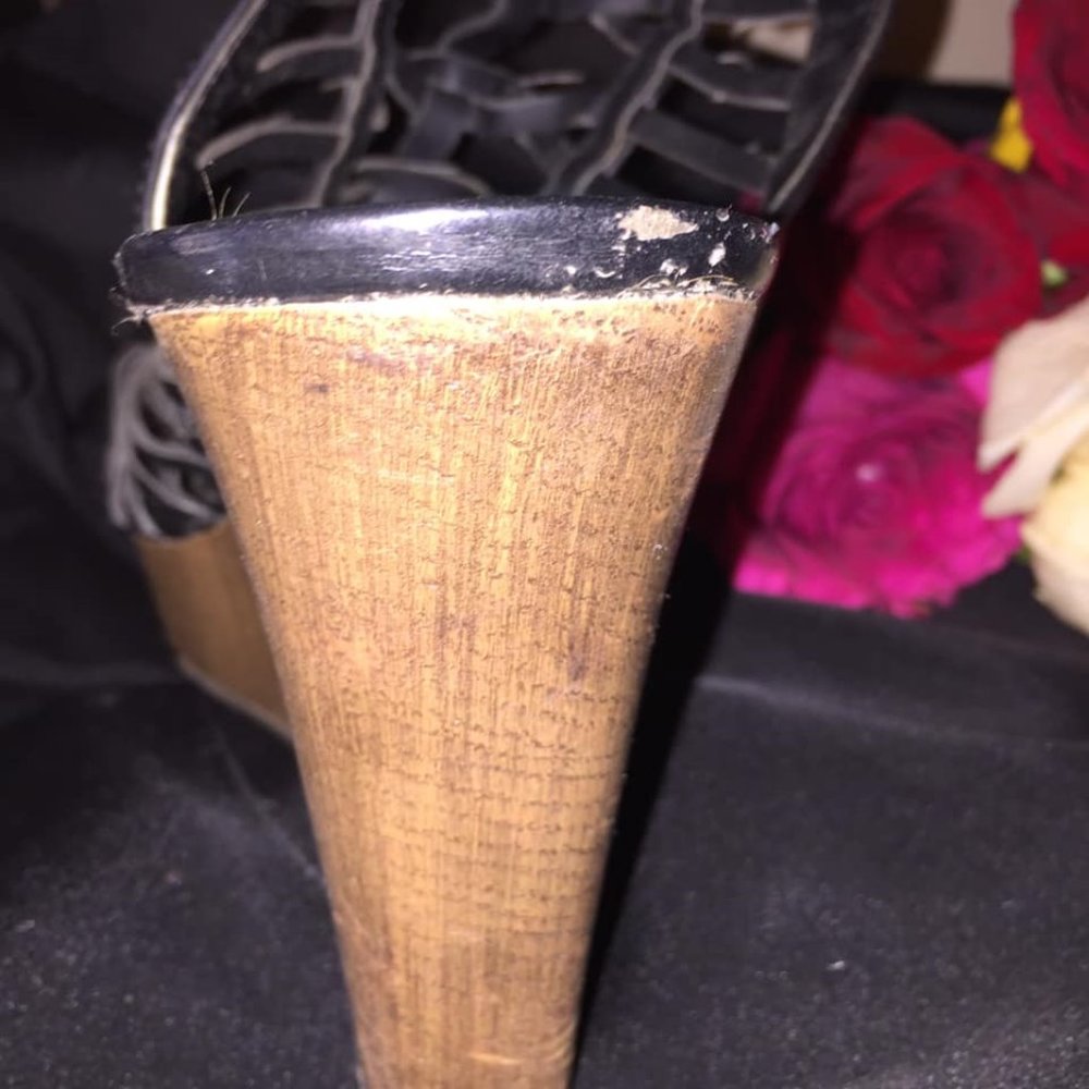 shoes - Picture 3 of 3